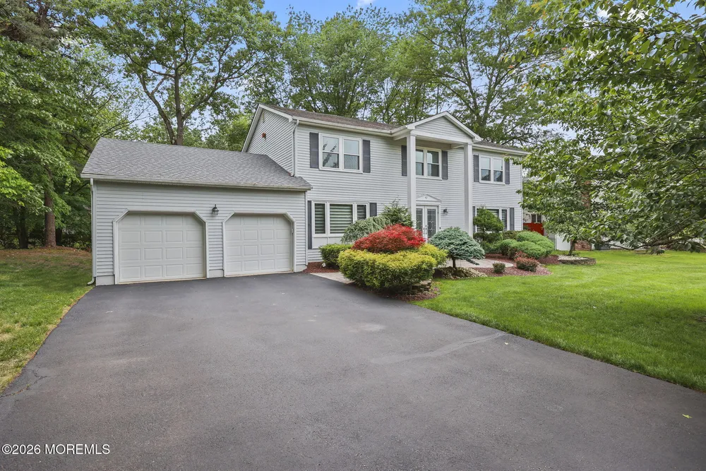 42 Palomino Drive, Manalapan, NJ 07726