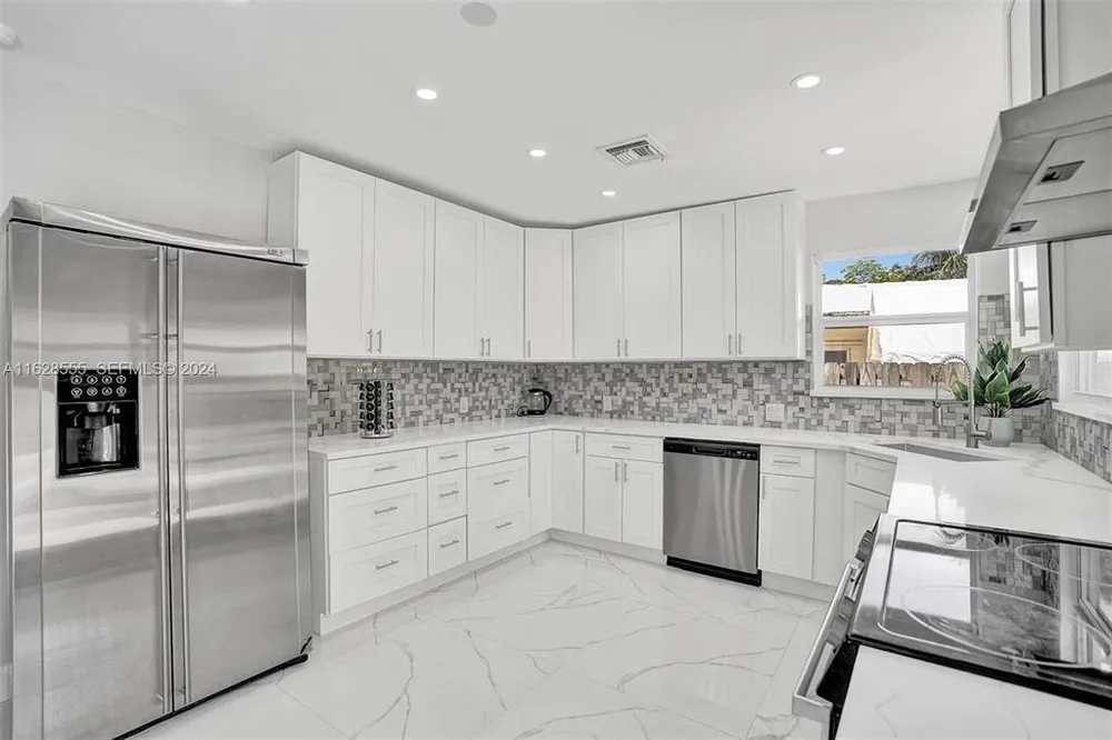 3421 Dover Rd, Pompano Beach, FL 33062