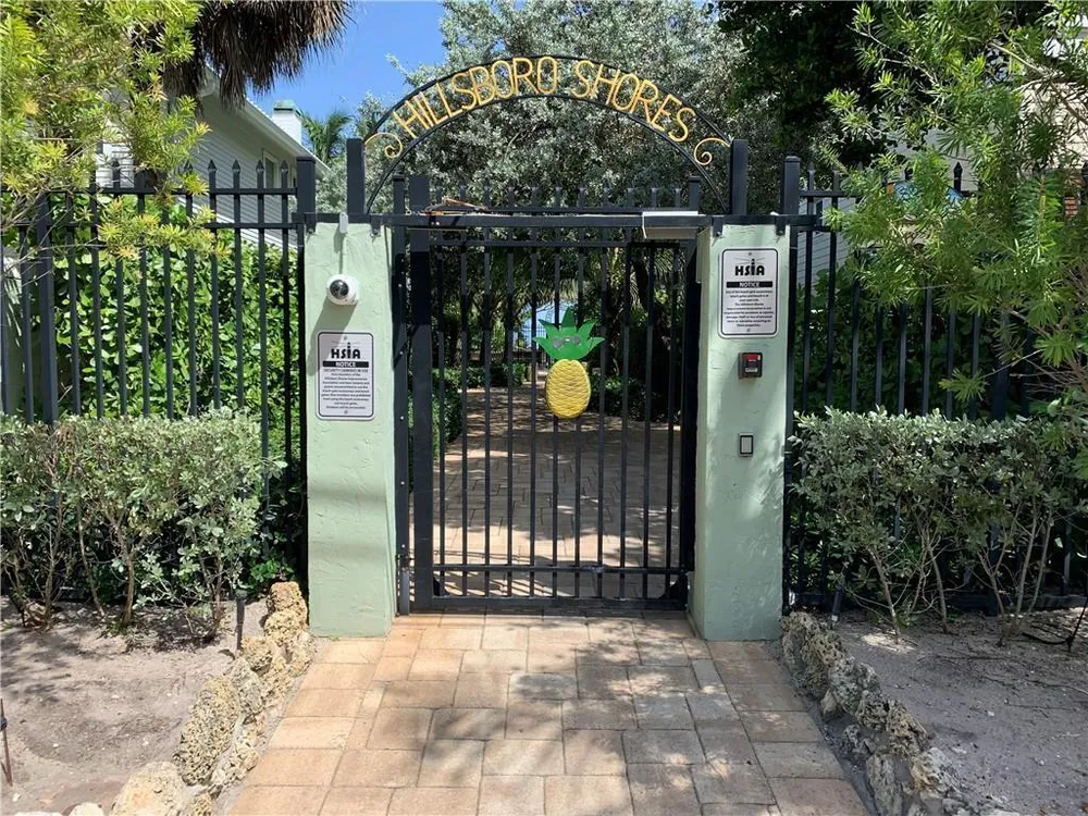 3421 Dover Rd, Pompano Beach, FL 33062