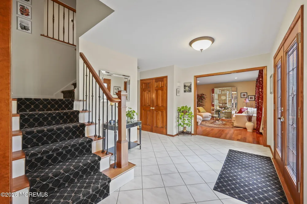 42 Palomino Drive, Manalapan, NJ 07726