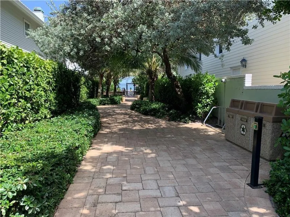 3421 Dover Rd, Pompano Beach, FL 33062