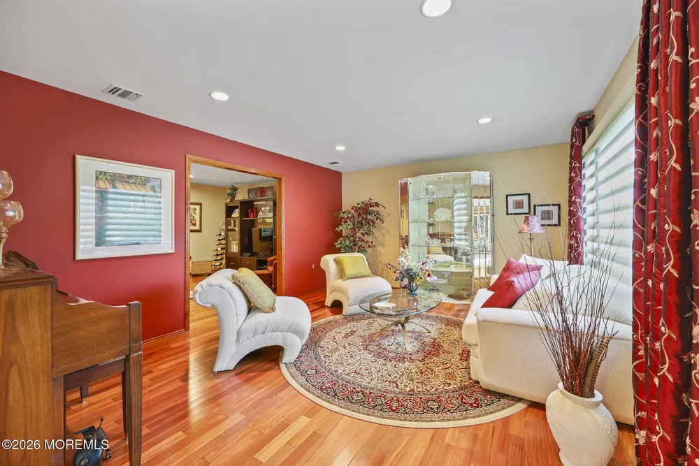 42 Palomino Drive, Manalapan, NJ 07726