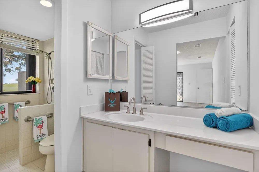 661 Hollows Circle, Deerfield Beach, FL 33442