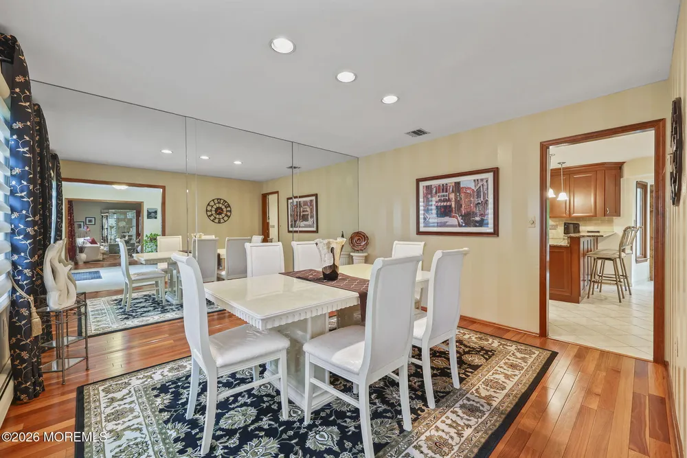 42 Palomino Drive, Manalapan, NJ 07726