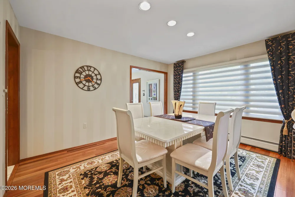42 Palomino Drive, Manalapan, NJ 07726