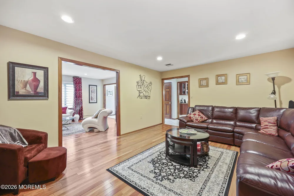 42 Palomino Drive, Manalapan, NJ 07726