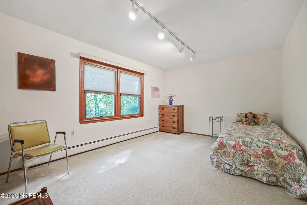 42 Palomino Drive, Manalapan, NJ 07726