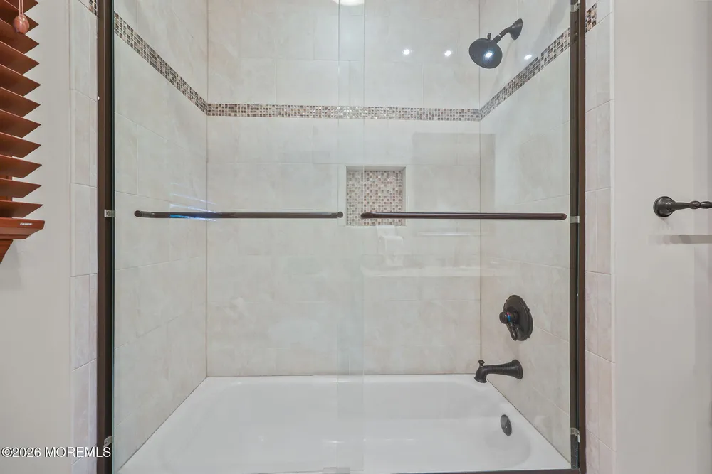 42 Palomino Drive, Manalapan, NJ 07726