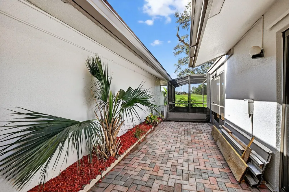 661 Hollows Circle, Deerfield Beach, FL 33442