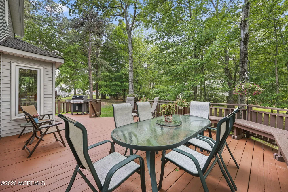 42 Palomino Drive, Manalapan, NJ 07726