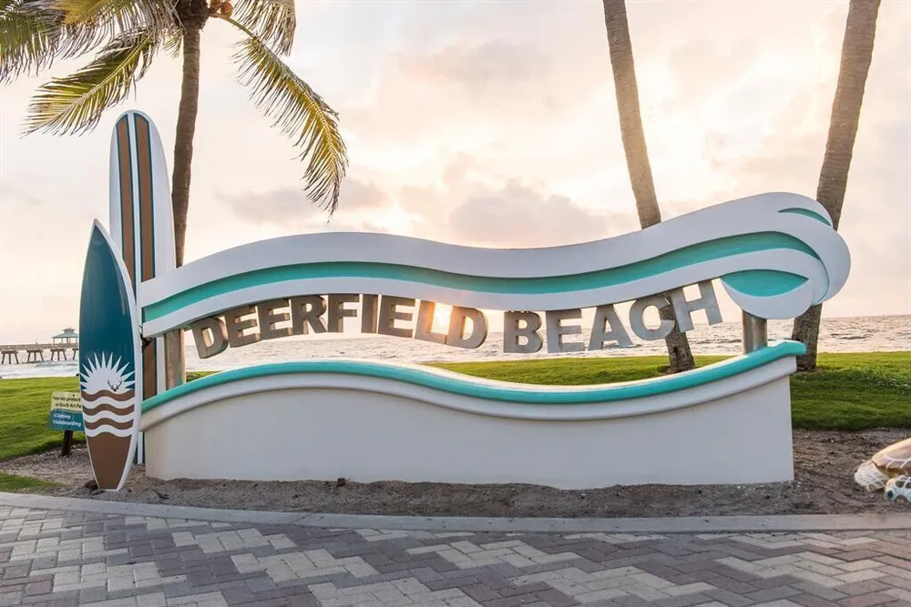 661 Hollows Circle, Deerfield Beach, FL 33442