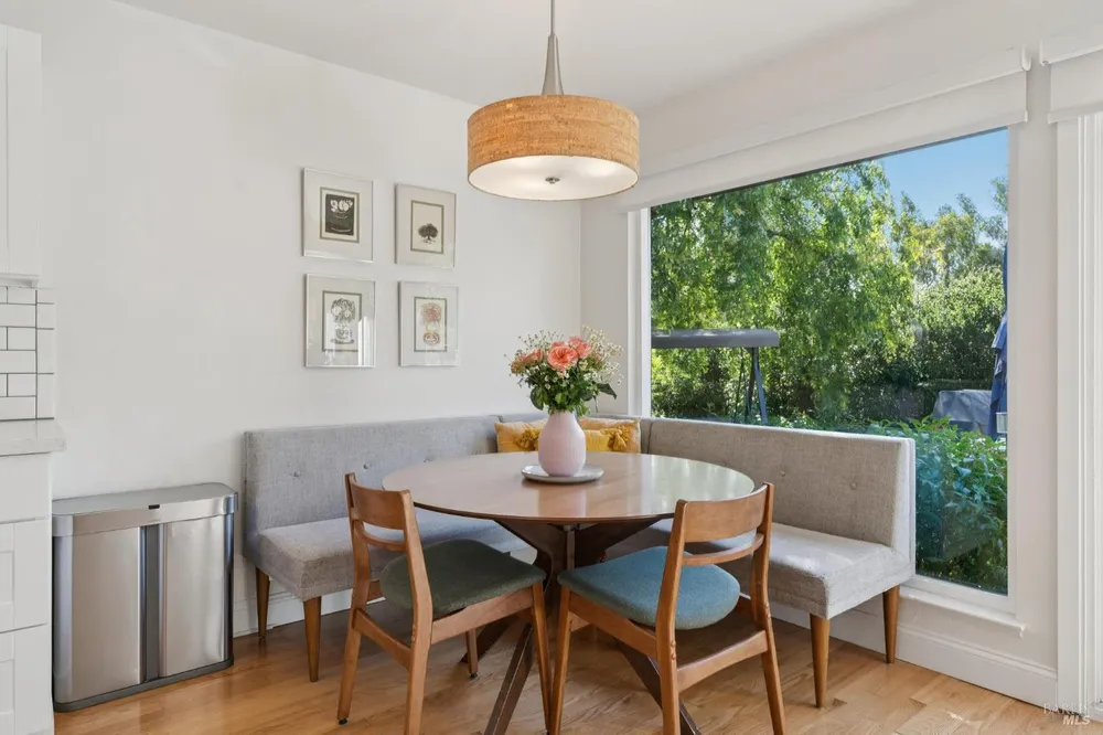 80 Upper Oak Dr, San Rafael, CA 94903