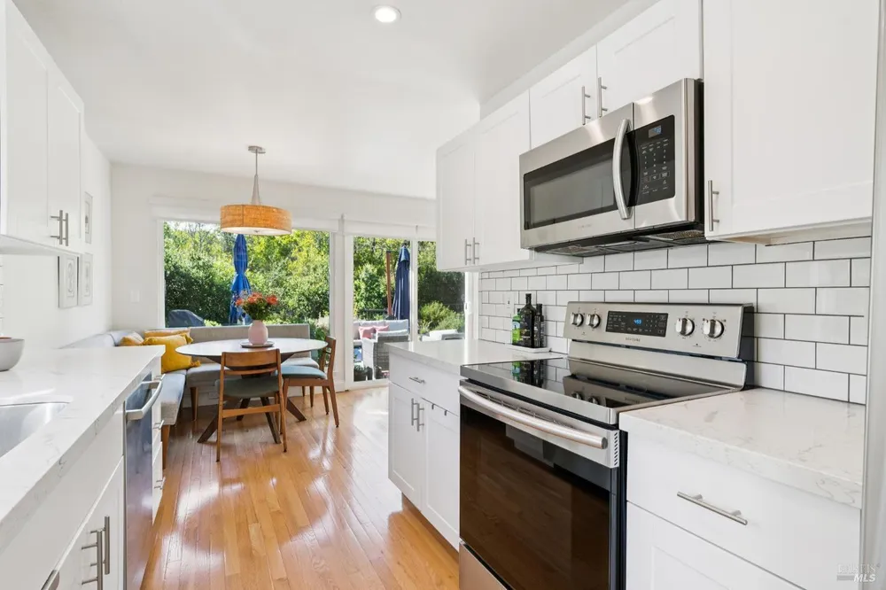 80 Upper Oak Dr, San Rafael, CA 94903