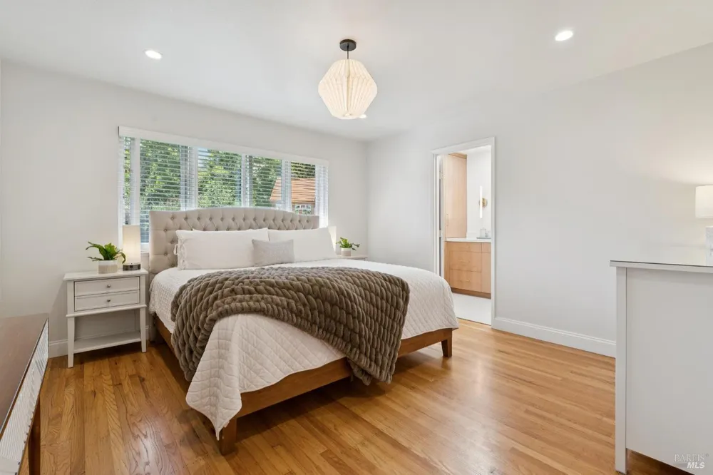 80 Upper Oak Dr, San Rafael, CA 94903