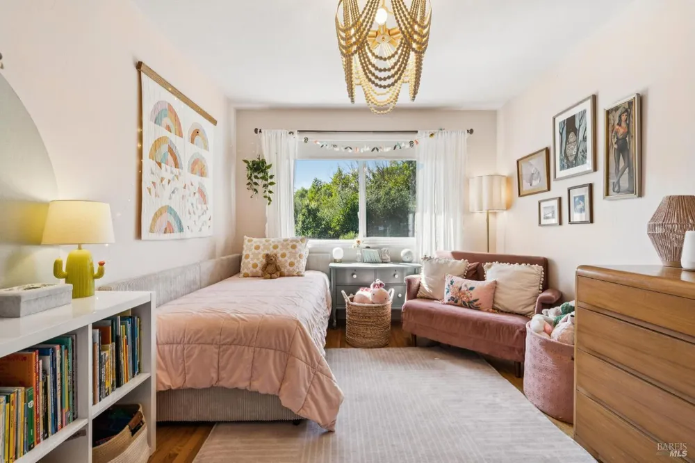80 Upper Oak Dr, San Rafael, CA 94903