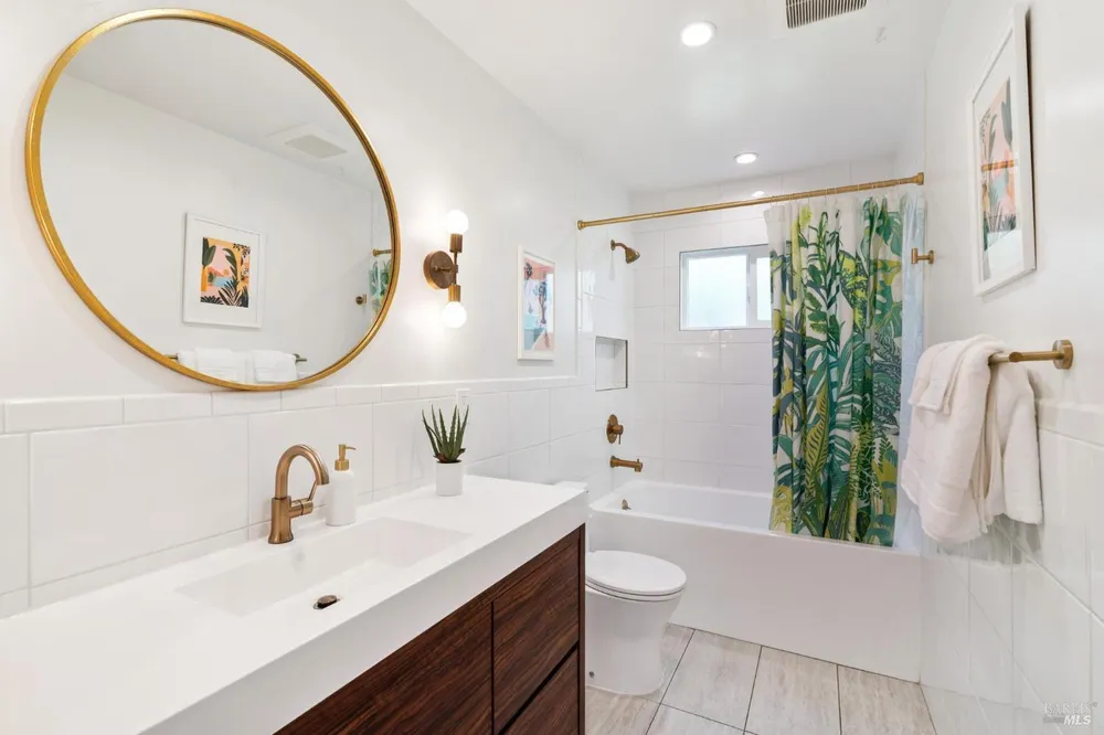 80 Upper Oak Dr, San Rafael, CA 94903