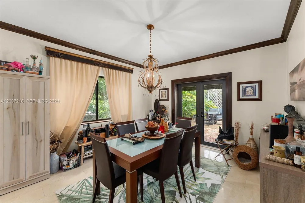 6121 Lagorce Dr, Miami Beach, FL 33140