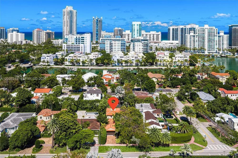 6121 Lagorce Dr, Miami Beach, FL 33140