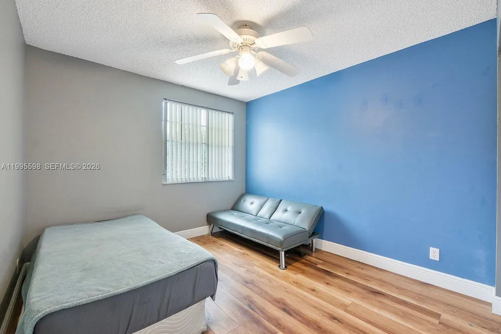 9602 NW 8th Cir, Plantation, FL 33324
