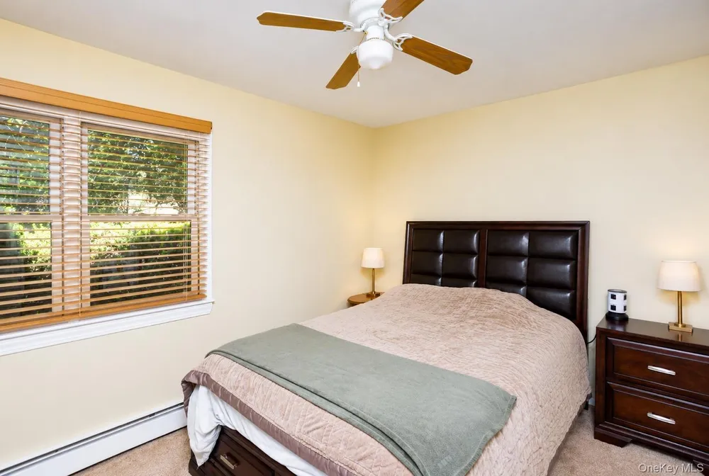 33 Guardian Dr, Mount Sinai, NY 11766