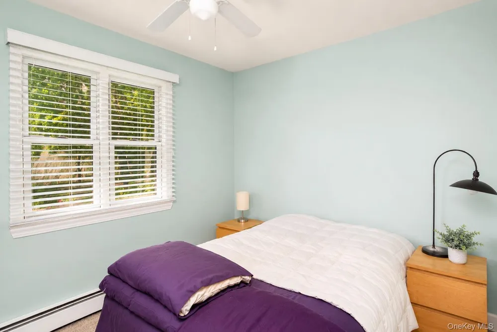 33 Guardian Dr, Mount Sinai, NY 11766