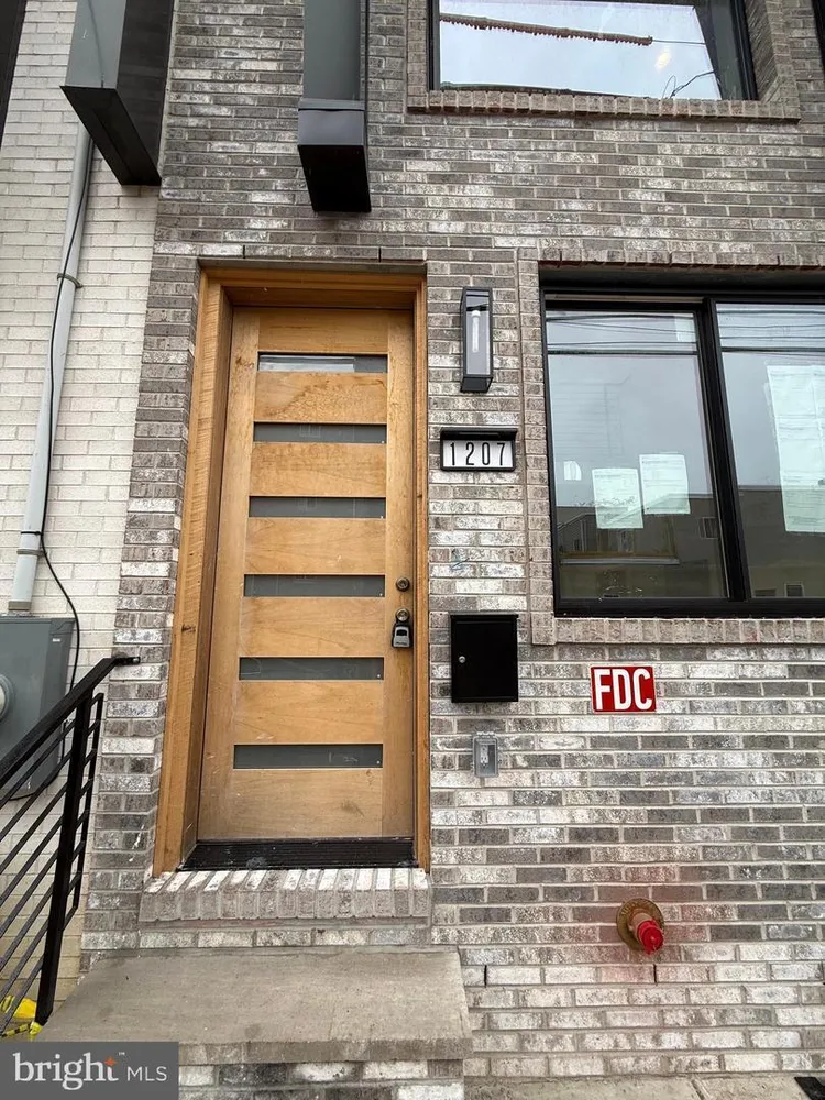 1207 S 26th St, Philadelphia, PA 19146
