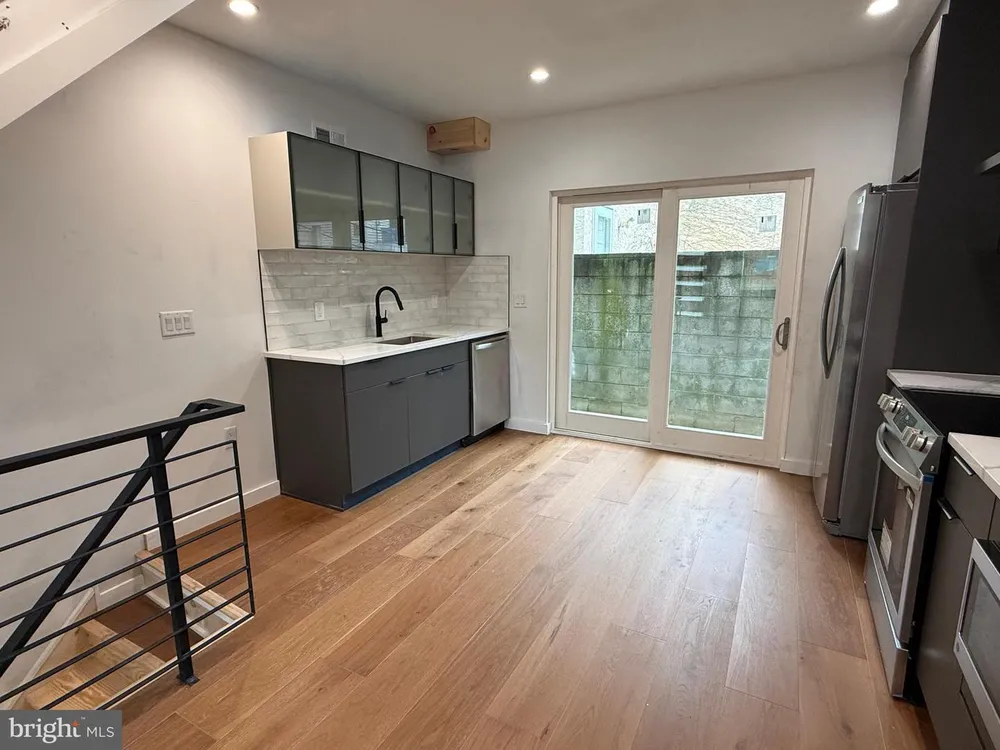 1207 S 26th St, Philadelphia, PA 19146