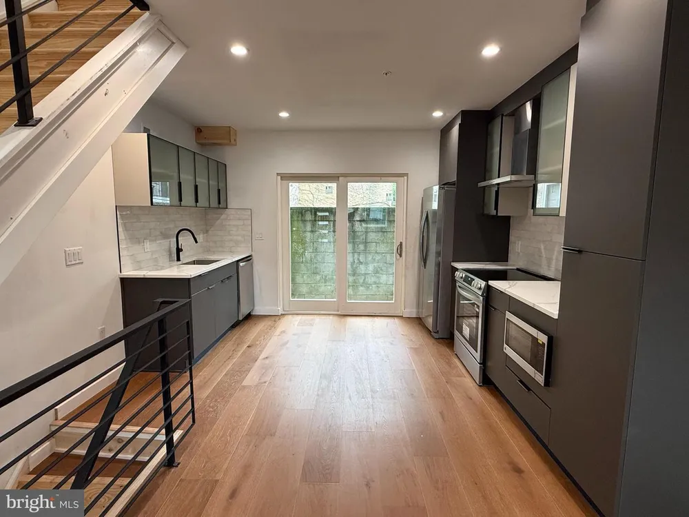 1207 S 26th St, Philadelphia, PA 19146