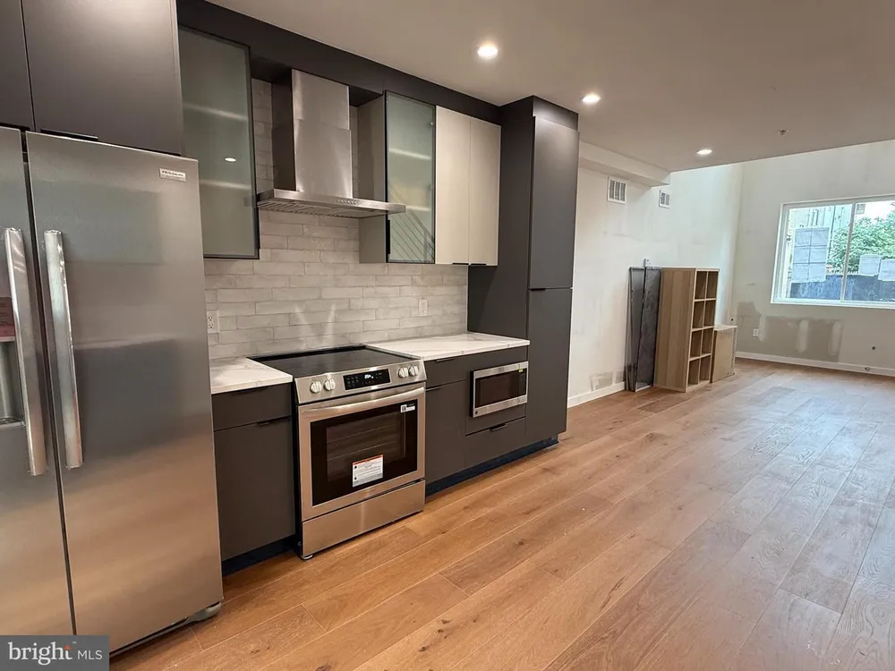 1207 S 26th St, Philadelphia, PA 19146