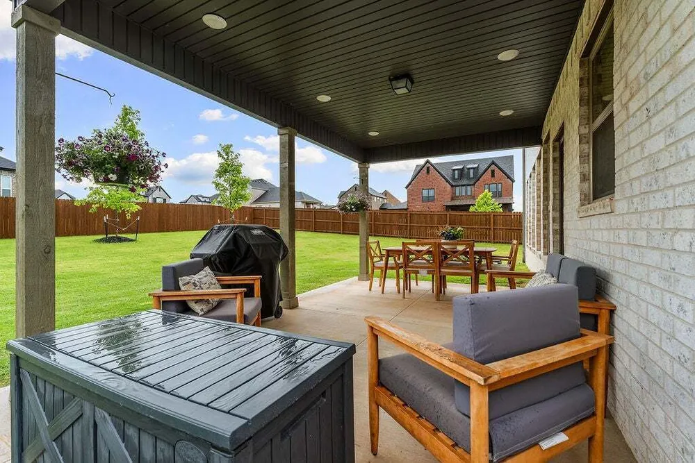 1411 Elijahs Dr, Cave Springs, AR 72718