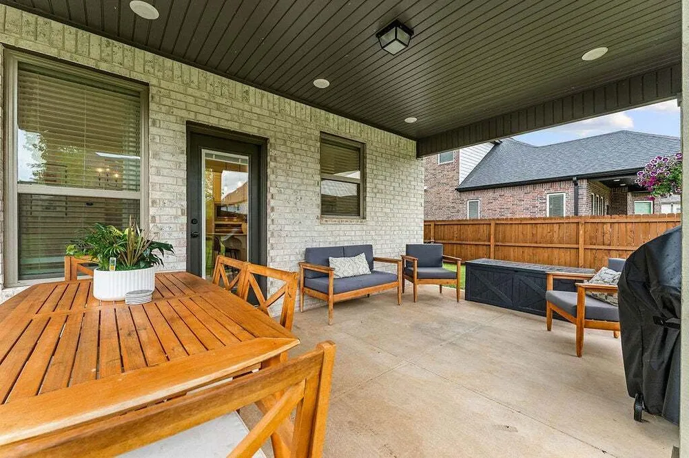 1411 Elijahs Dr, Cave Springs, AR 72718
