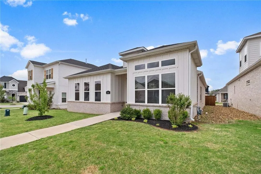 6304 SW Beacon St, Bentonville, AR 72713