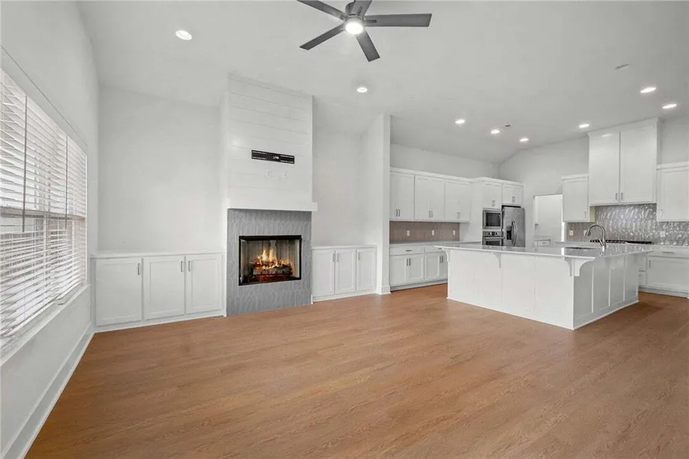 6304 SW Beacon St, Bentonville, AR 72713