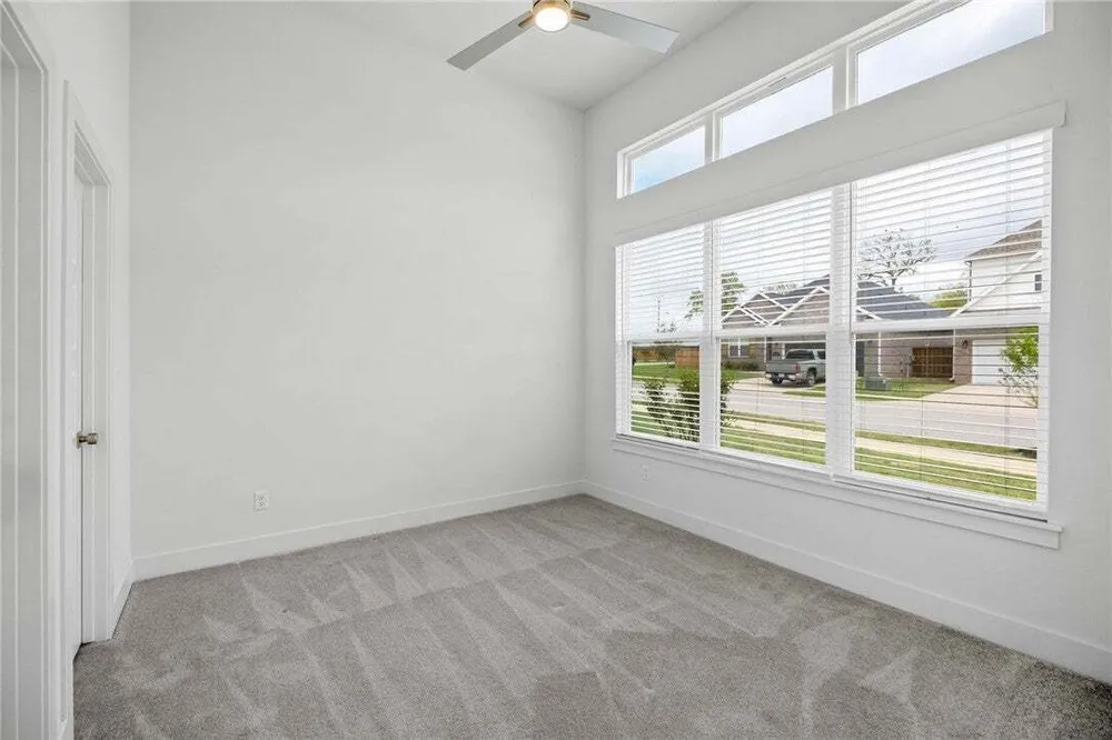6304 SW Beacon St, Bentonville, AR 72713