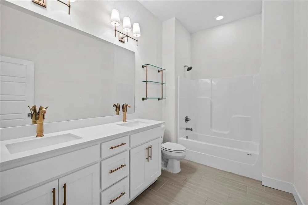 6304 SW Beacon St, Bentonville, AR 72713