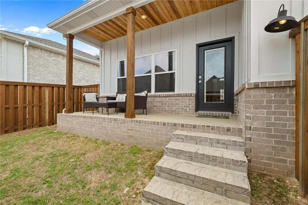 6304 SW Beacon St, Bentonville, AR 72713