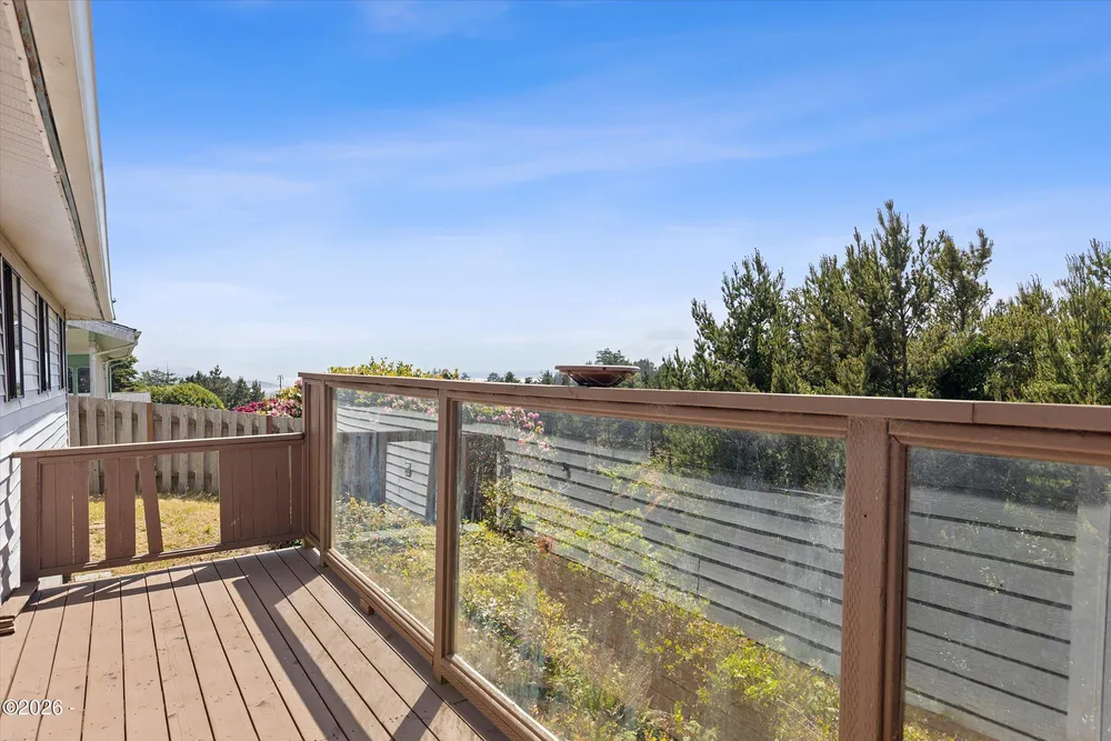1810 NW Viewridge Dr, Waldport, OR 97394