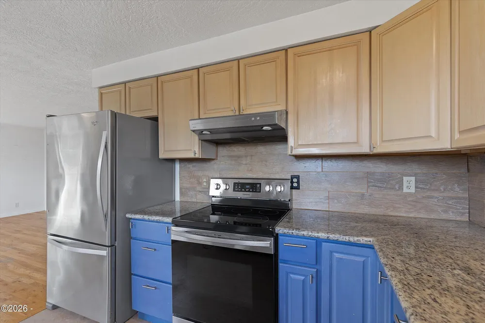 1810 NW Viewridge Dr, Waldport, OR 97394