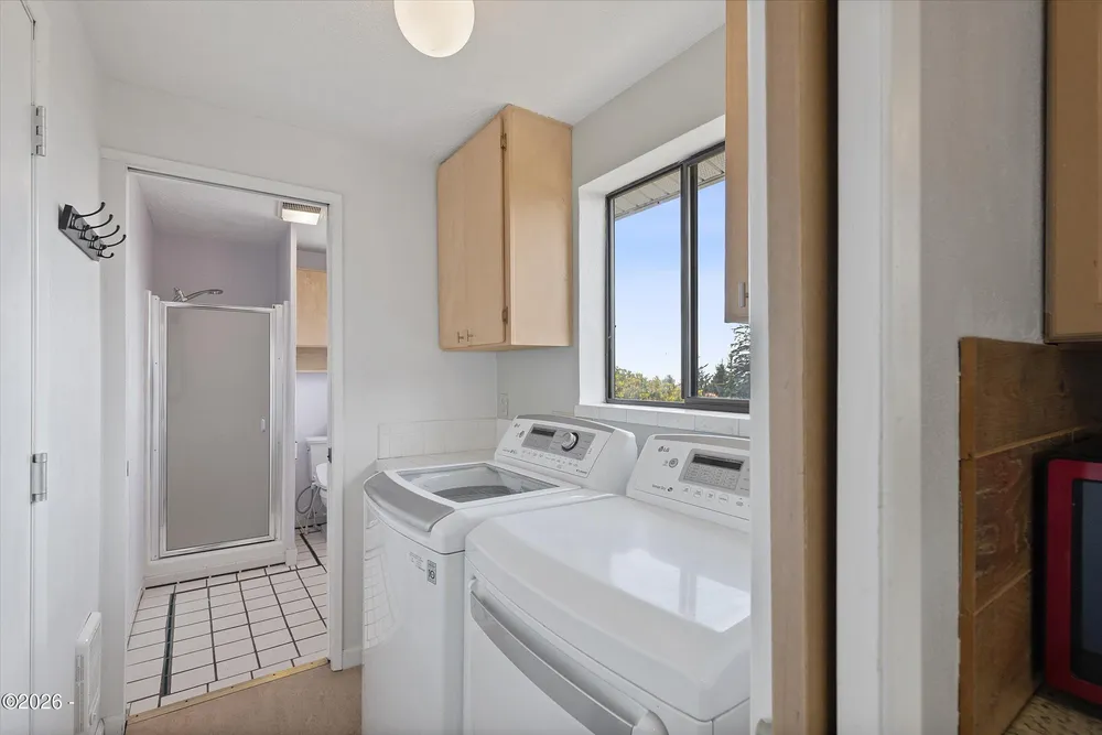 1810 NW Viewridge Dr, Waldport, OR 97394