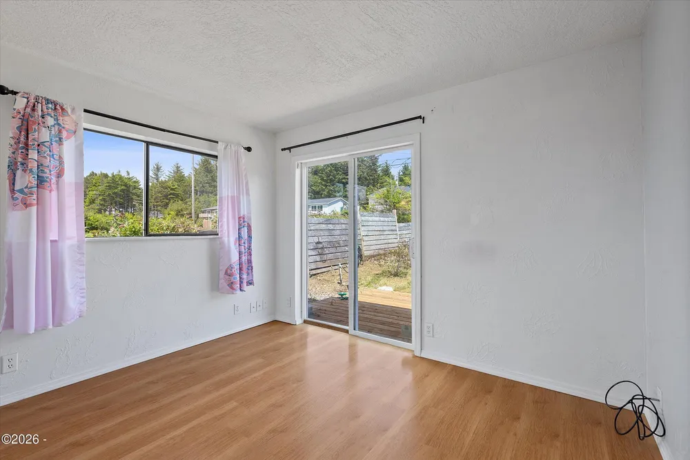 1810 NW Viewridge Dr, Waldport, OR 97394