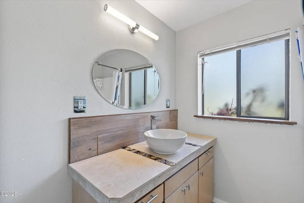 1810 NW Viewridge Dr, Waldport, OR 97394