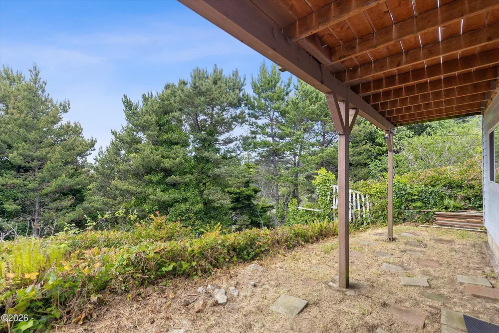 1810 NW Viewridge Dr, Waldport, OR 97394