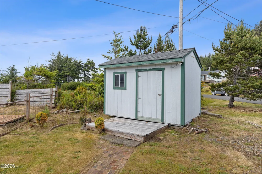 1810 NW Viewridge Dr, Waldport, OR 97394