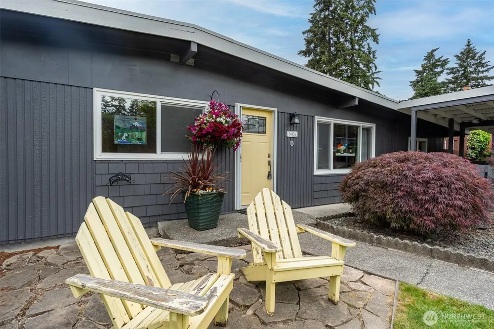 24855 16th Ave S, Des Moines, WA 98198