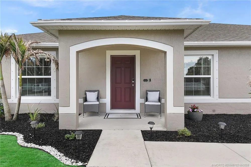1382 SW Crest Ave, Port St Lucie, FL 34953