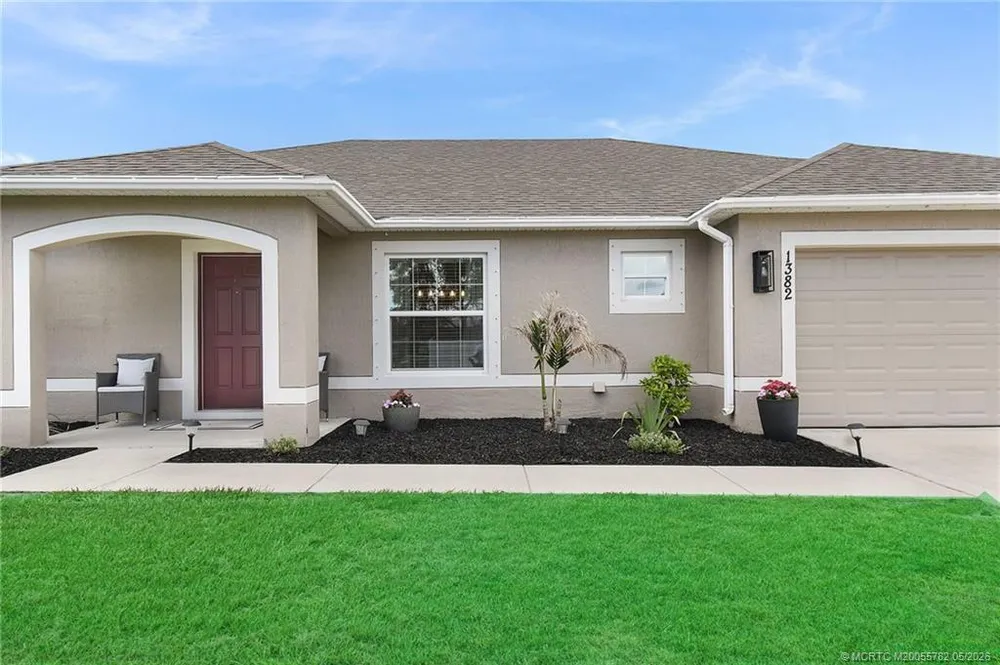 1382 SW Crest Ave, Port St Lucie, FL 34953