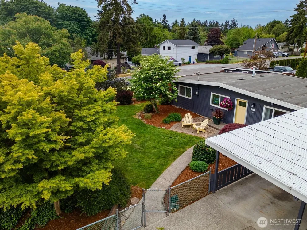 24855 16th Ave S, Des Moines, WA 98198