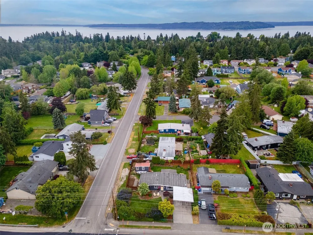 24855 16th Ave S, Des Moines, WA 98198