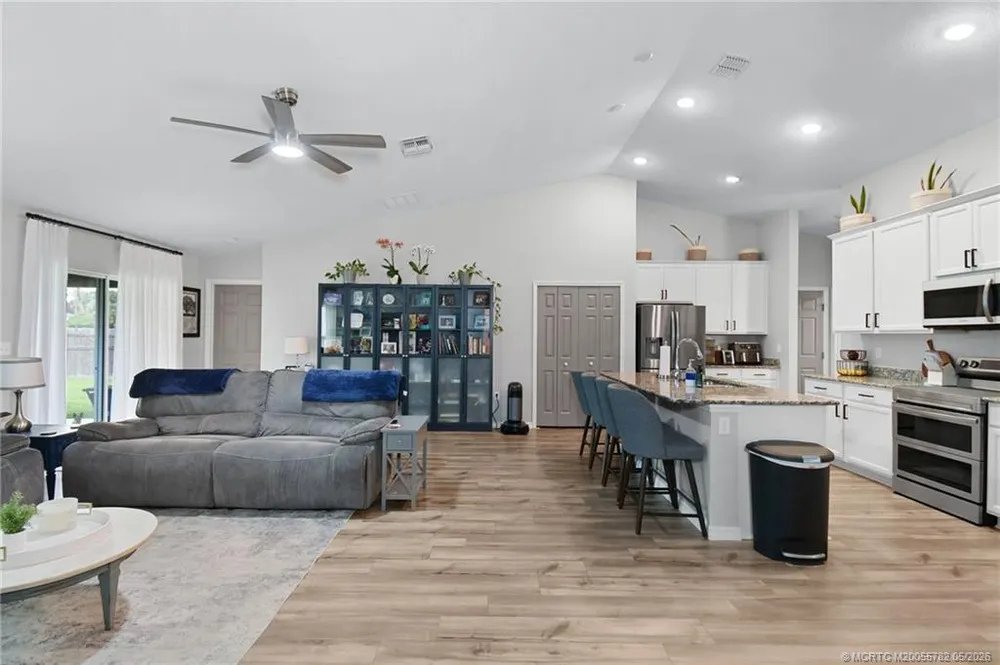 1382 SW Crest Ave, Port St Lucie, FL 34953