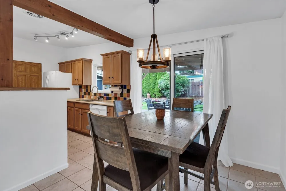 24855 16th Ave S, Des Moines, WA 98198
